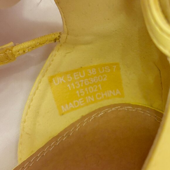 ASOS DESIGN Lydia pointed ballet flats in yellow with flowers size US 7 - Picture 8 of 8